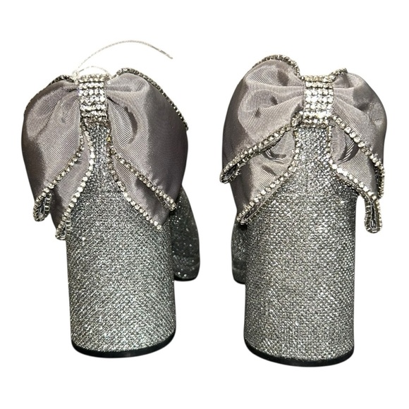 Torrid BETSEY JOHNSON SILVER BOW BACK HEEL size 7.5 (WW - WIDE WIDTH) NIB - Picture 10 of 15